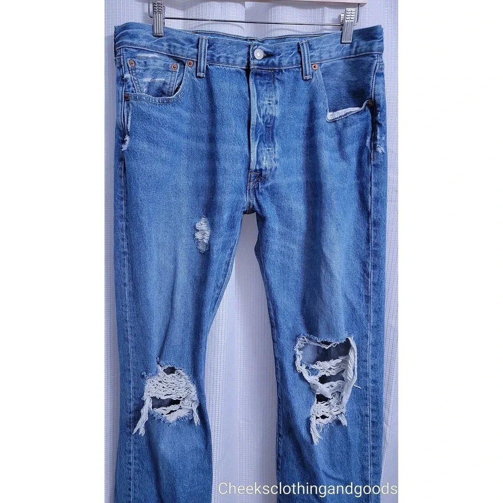 Levis 501 Distressed Light Wash Button Fly Jeans Men's 36x34